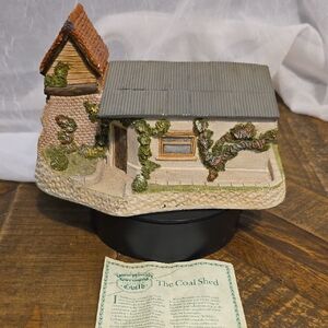 David Winter Cottages 'The Coal Shed' Figurine